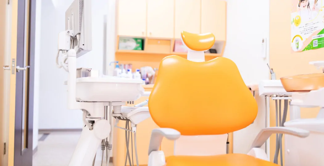 歯がしみるのは知覚過敏が原因かもしれません