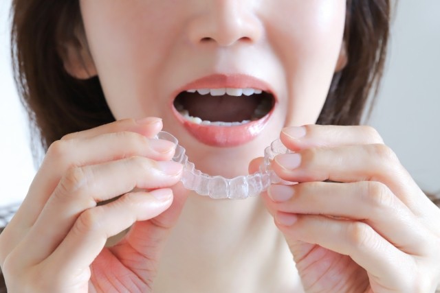 食事や会話を快適に行える環境を整えることで、患者様の生活の質向上を支えています。※写真はイメージです。