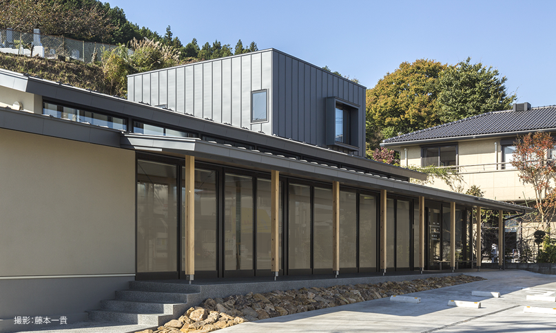 【新鹿沼駅 西口 徒歩14分・駐車場完備】幅広い世代に寄り添う総合的な歯科診療を提供する村本歯科医院