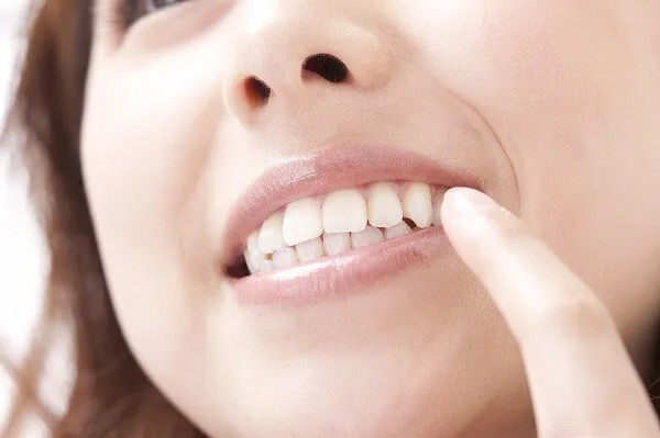 口元の美しさと機能性を両立し、患者様の理想に寄り添った審美歯科治療を提供しています。