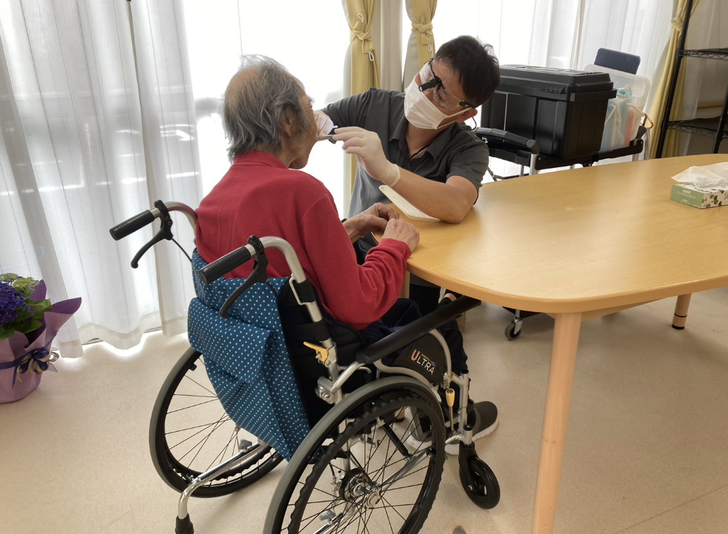 ご自身での通院が困難な方に向けて訪問診療を行っています