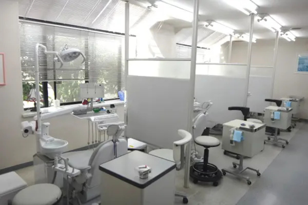 医院外観・受付・診療室