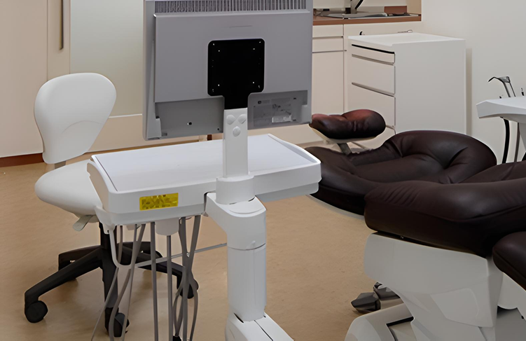 【駐車場完備】歯学博士在籍で予防歯科を重視し幅広い世代に寄り添うスマイル千田歯科