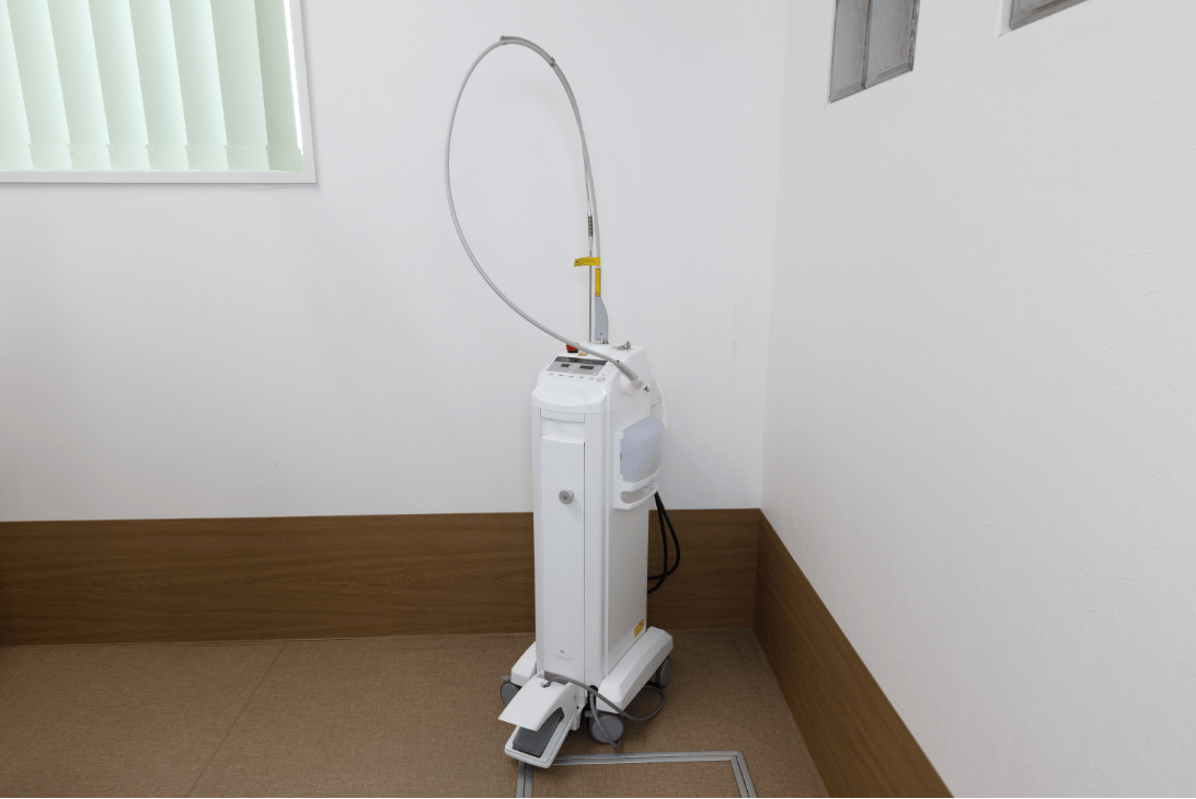 ①受付　②CO2（炭酸ガス）レーザー　③歯科用CT