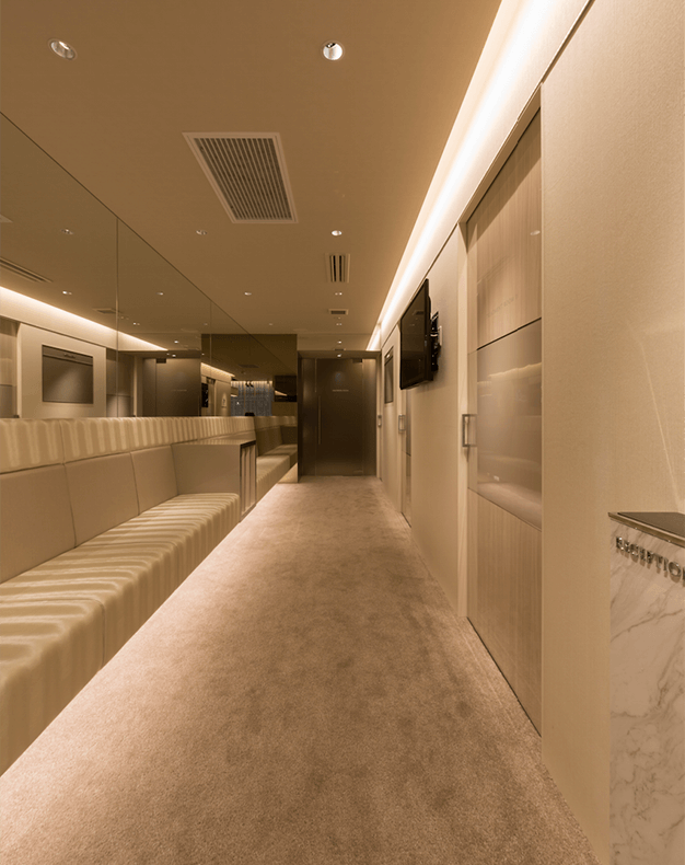 ①受付②待合室③ビル外観