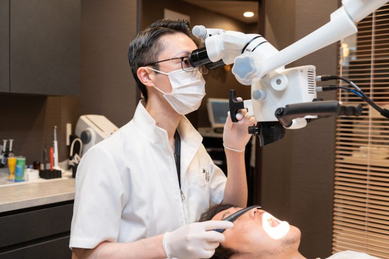 顕微鏡（マイクロスコープ）による精密根管治療