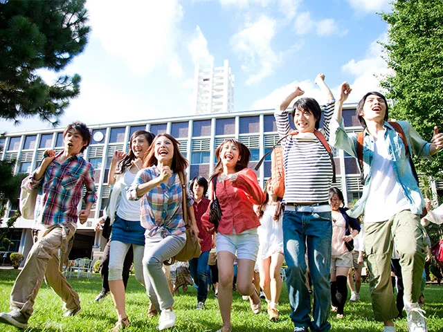 歯並びと咬み合わせを整え、健康的な口元を実現します。