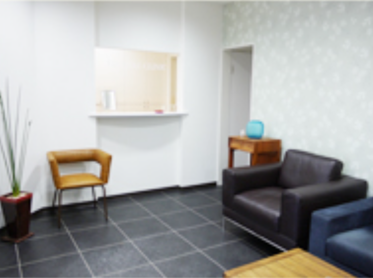 【土曜日診療あり】患者様が生涯にわたって健康な口腔環境を保てるよう歯周病専門医が治療を提供する「アイデンタルクリニック」