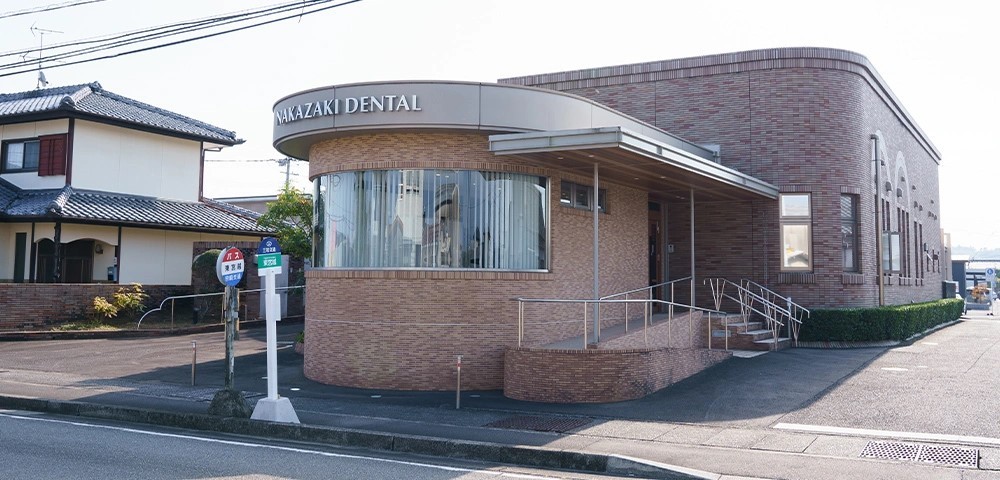 ①外観②受付③診療室