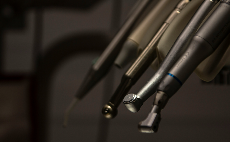 ご自宅で受けられる安心の歯科医療