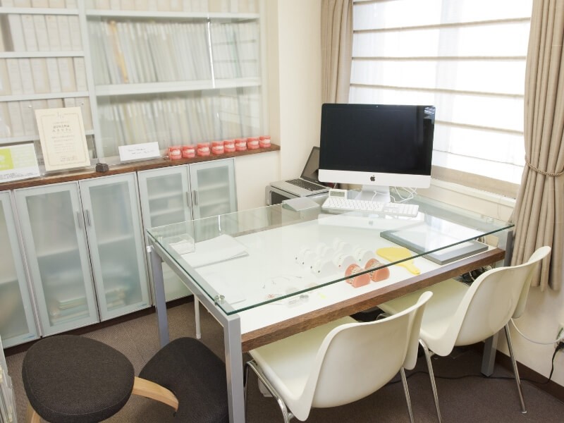 カウンセリングルームにて不安な点やお悩みを医師にお伝えください