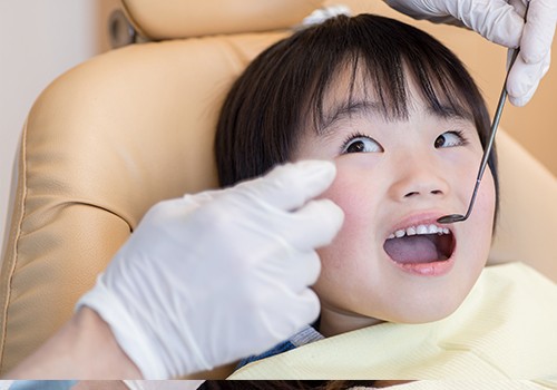 むし歯予防に加え、将来の歯並びまで視野に入れた「歯並び育成チェック」を実施しています。