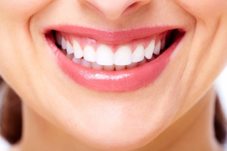 患者様の理想に寄り添いながら、自然で調和のとれた口元づくりをサポートしています。