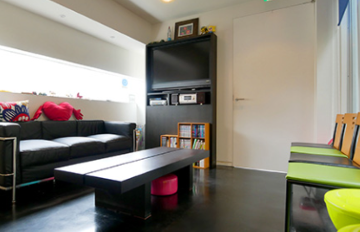 【JR鴨宮駅から徒歩5分】矯正歯科専門医が対応する椿矯正歯科クリニック