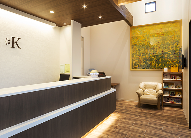 【大城駅徒歩5分】矯正装置なし補綴対応こつぼ歯科