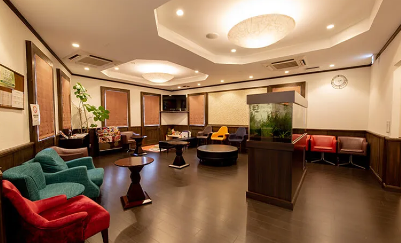 ①受付②待合室③診療室