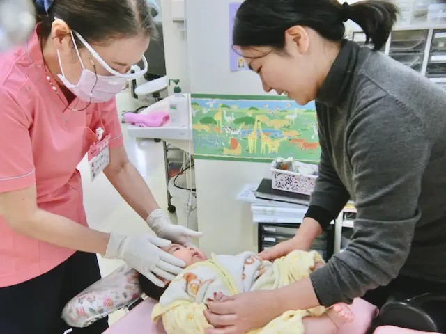 お子様が「歯医者さんは怖くない場所」と感じられるよう、一人ひとりの気持ちに寄り添った小児歯科診療を行っています。
