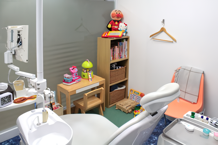 お子様が将来にわたって健康な歯を維持できるよう包括的なサポートを行っています