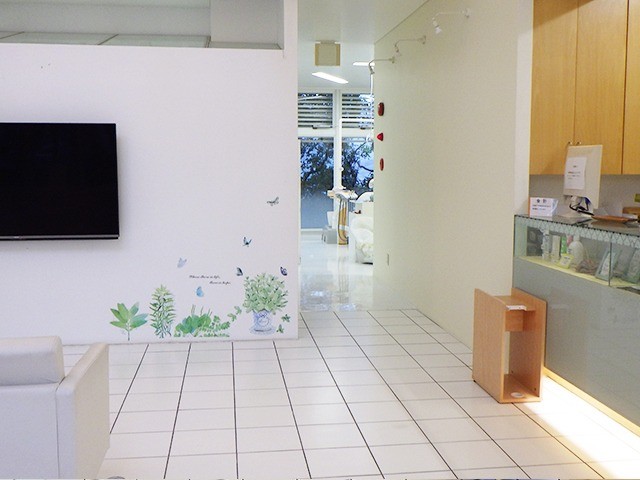 【訪問診療対応・駐車場32台】感染対策と設備環境を整えた歯科医院 カムカム歯科医院