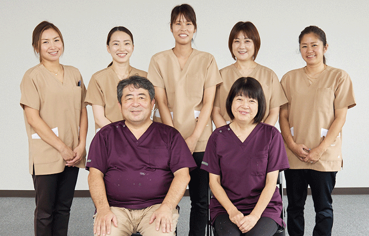 スタッフが笑顔でお待ちしています