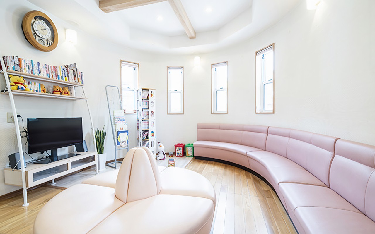 ①医院外観②待合室③ユニット