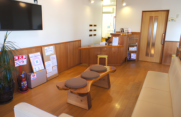 ①診療室②待合室③洗面所