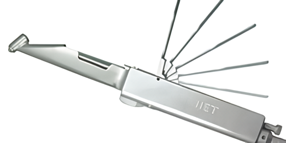 院内で使用している「無針注射器（シリジェット）」です。強力な噴射の力で薬液を注入します