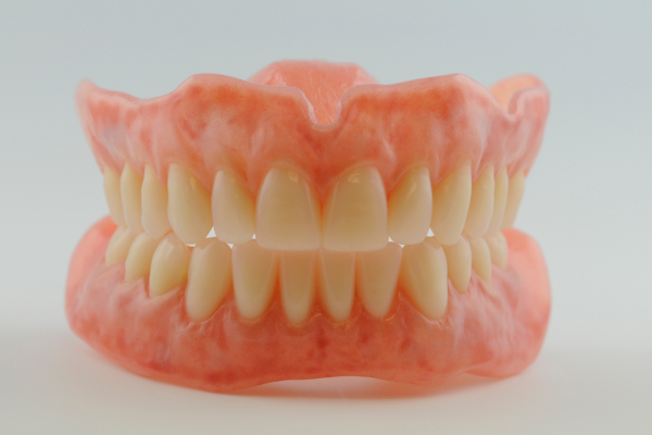 丁寧で確実な有床義歯治療を行っています。※画像はイメージです