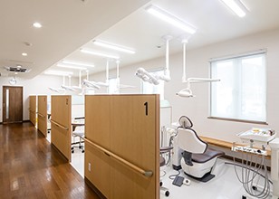 【JR奥羽本線 湯沢駅より徒歩10分】日本小児歯科学会専門医が在籍し幅広い診療に対応する守口歯科クリニック