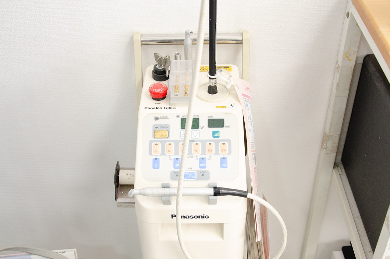 歯科用炭酸ガスレーザーにより治療時の痛みを軽減しています