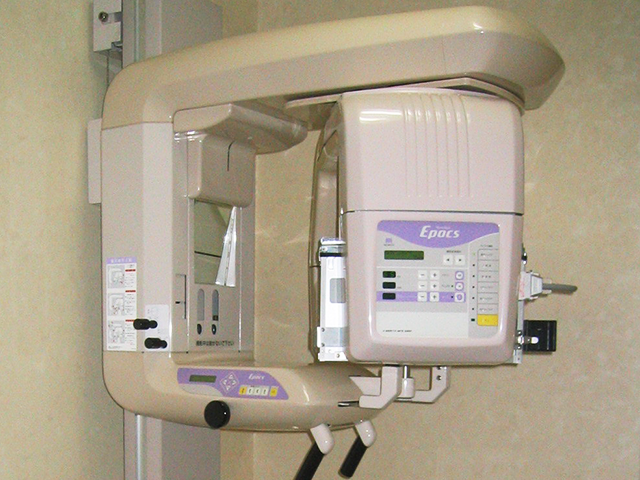 大学病院にて長年口腔外科医として研鑽を積んだ医師が治療に臨みます