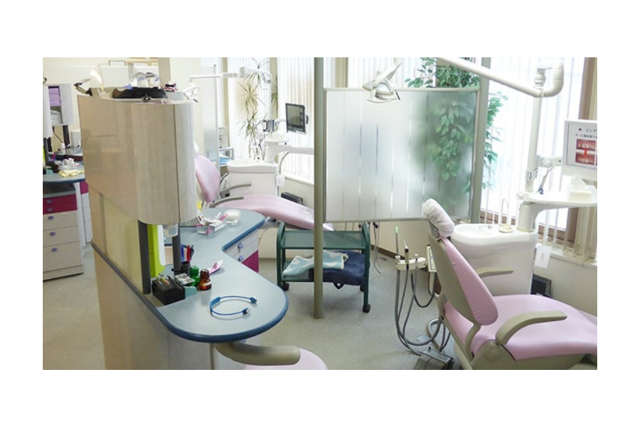 ①医院外観②診療室③待合室