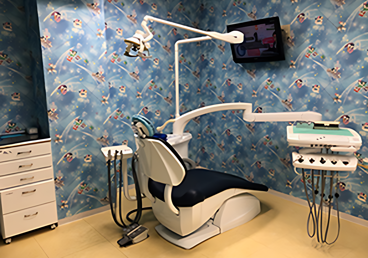 ①クリニック外観②診療室③待合室