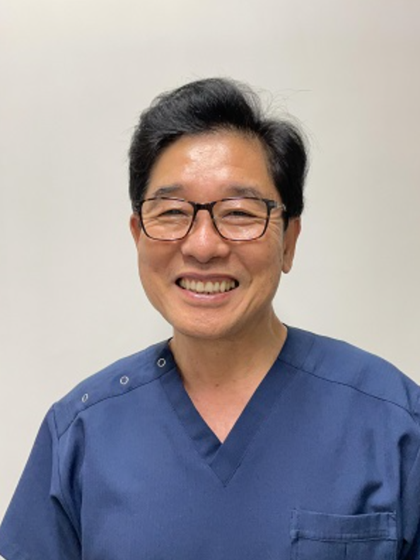 院長の松井 伸道