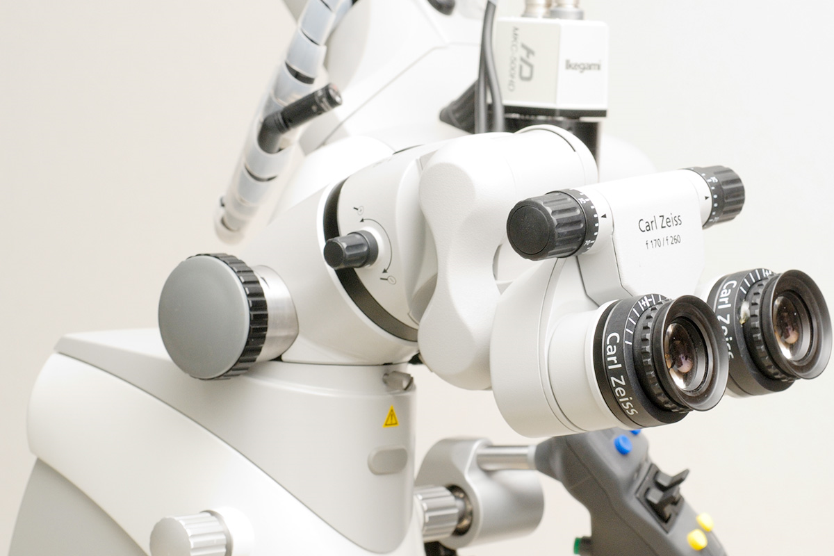 歯科用顕微鏡（マイクロスコープ）