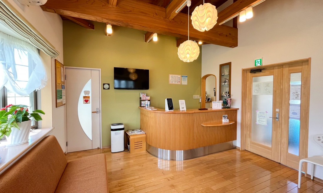 ①外観②受付③診療室