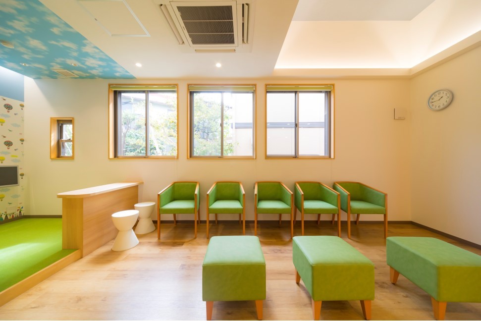 ①待合室 ②キッズスペース ③診療室