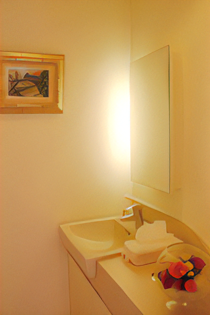 ①クリニック外観②待合室③洗面台