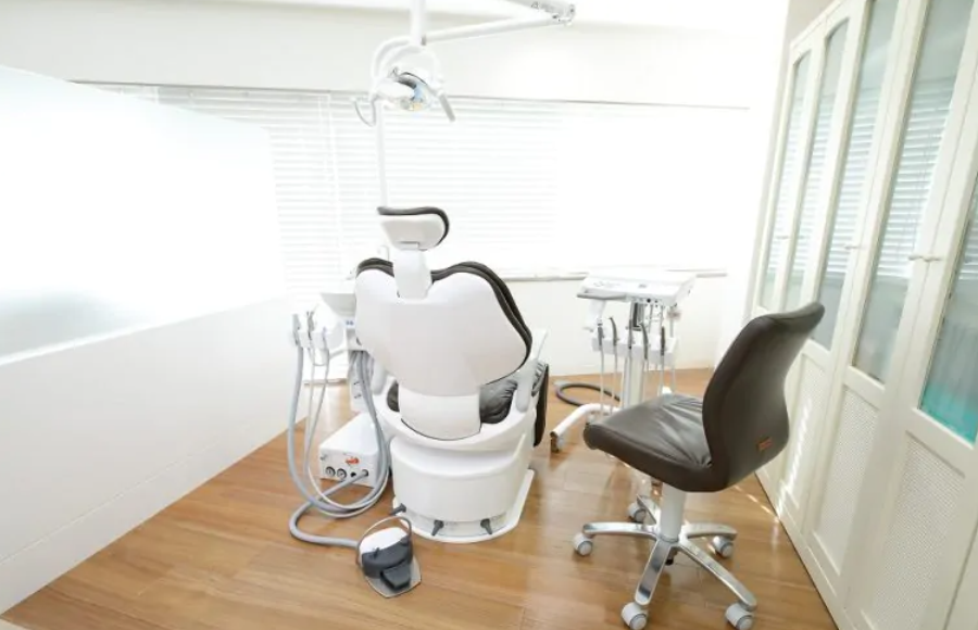 【吉祥寺駅から徒歩2分】【インビザライン・ダイヤモンドプロバイダー認定】専門医の豊富な経験と透明マウスピースで実現する井の頭矯正歯科