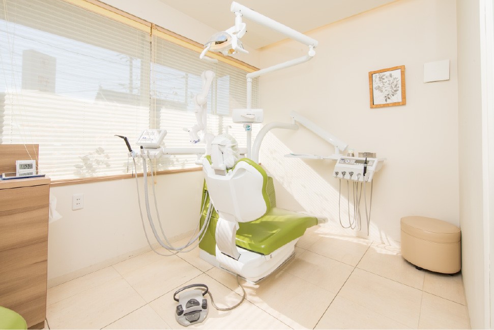 【キッズルーム完備・WEB予約可】家族を想う視点を大切にした診療を行う野崎歯科医院