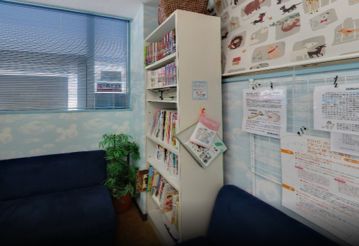 ①外観②受付③待合スペース