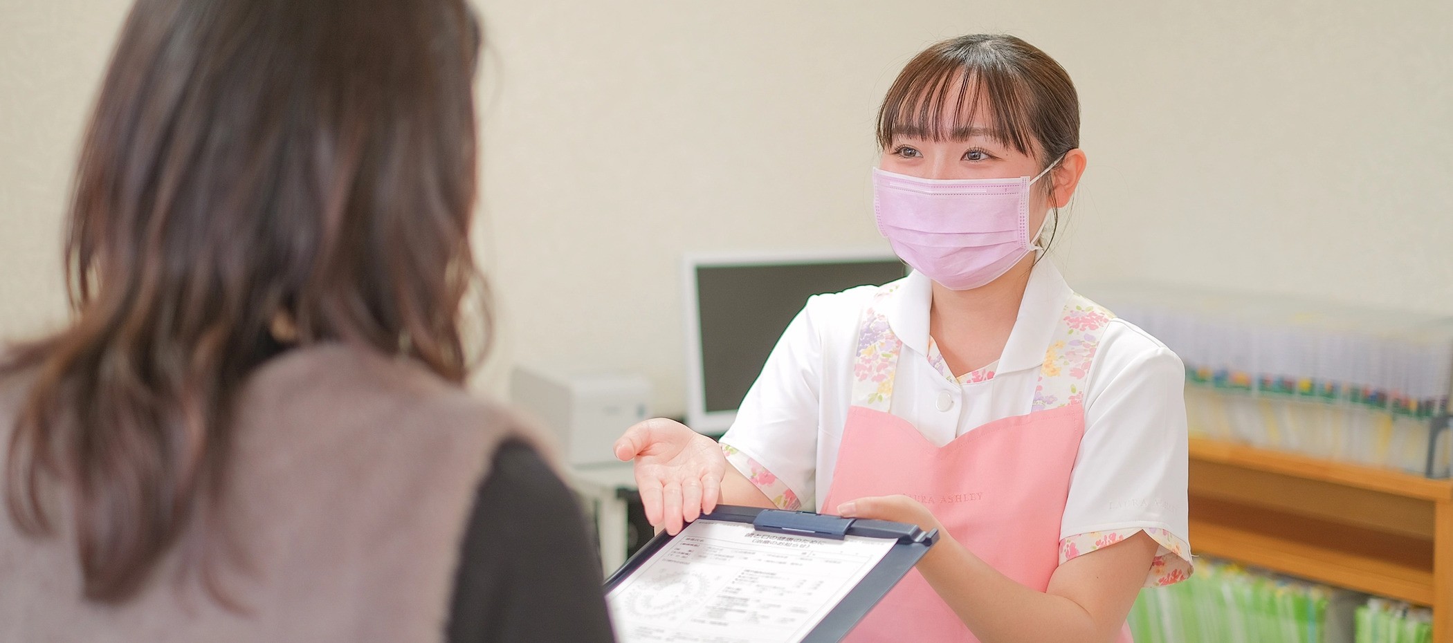 【食糧事務所前バス停 徒歩1分】大学病院と連携した質の高い治療を提供するななかわ歯科医院