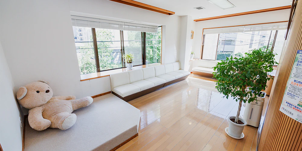 【練馬駅西口 徒歩5分】【診療時間は夜21時まで対応】【日本小児歯科学会専門医・日本歯周病学会認定医　在籍】患者様に寄り添い、精度の高い治療を提供する上原歯科医院