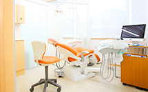 最新の先端歯科治療技術を駆使した総合歯科治療でトータルケア、再発せず長期持続を目指すインプラント治療が人気