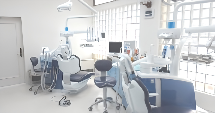 【横須賀中央駅から徒歩3分】安心の審美と機能を提供するレイナ歯科クリニック