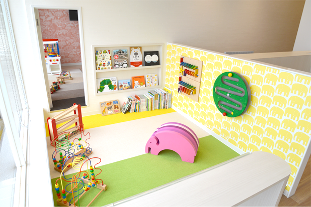 ①キッズスペース②患者様用トイレ③診療チェア