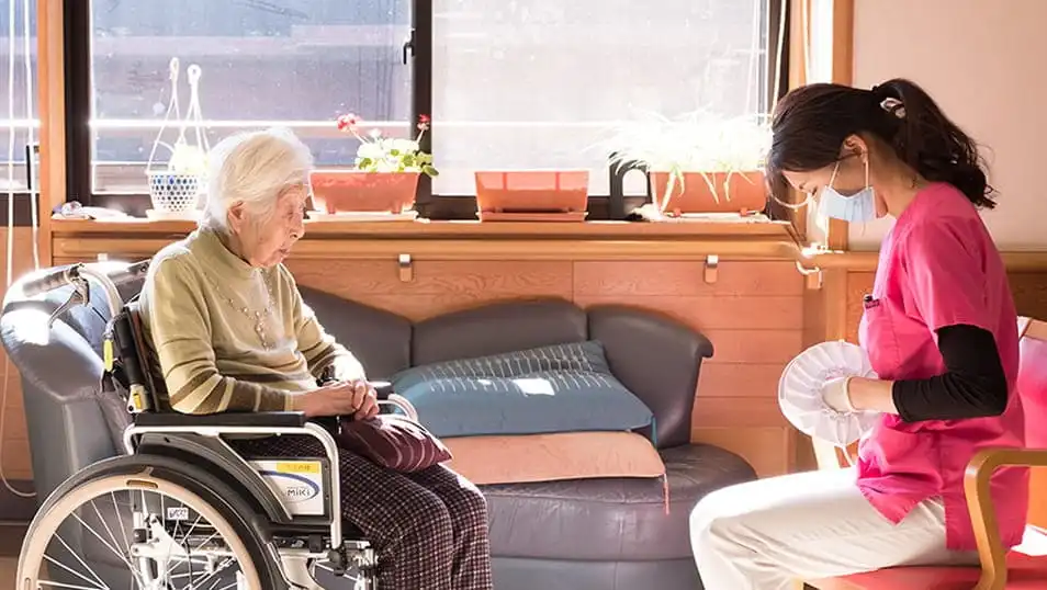 虫歯治療や義歯の制作や調整、歯の抜歯・食事の介助方法なをアドバイス