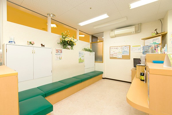 診療が始まるまでは落ち着いた空間でお待ちください