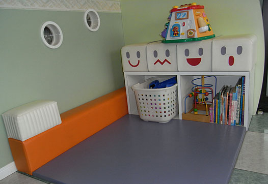 キッズスペースを備えた、落ち着いた診療環境