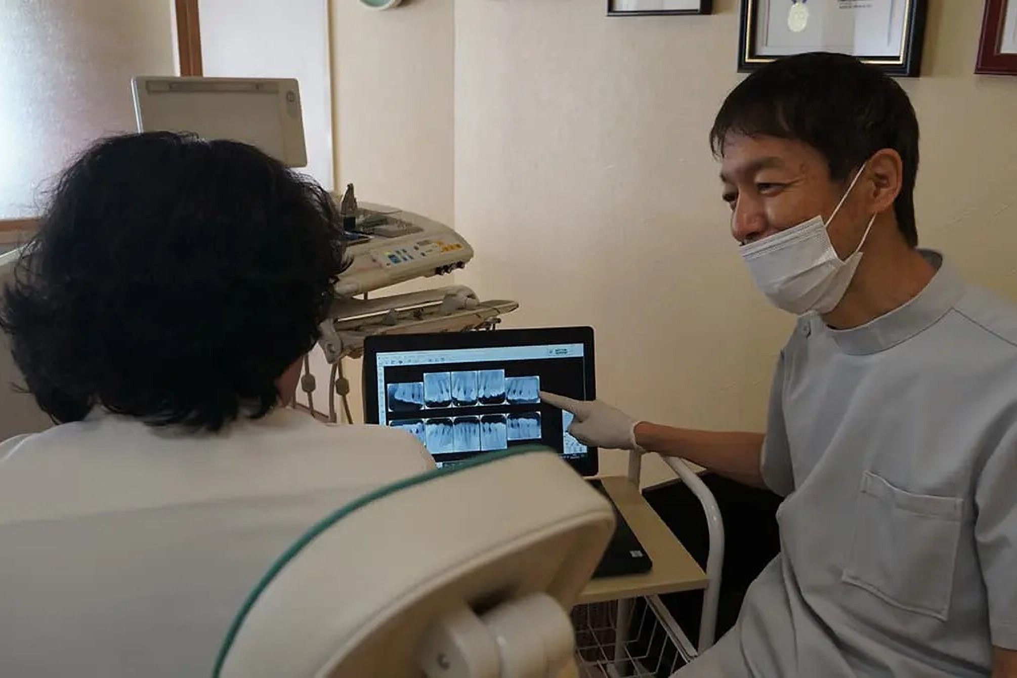 お口の中をしっかり検査してから治療を始めます